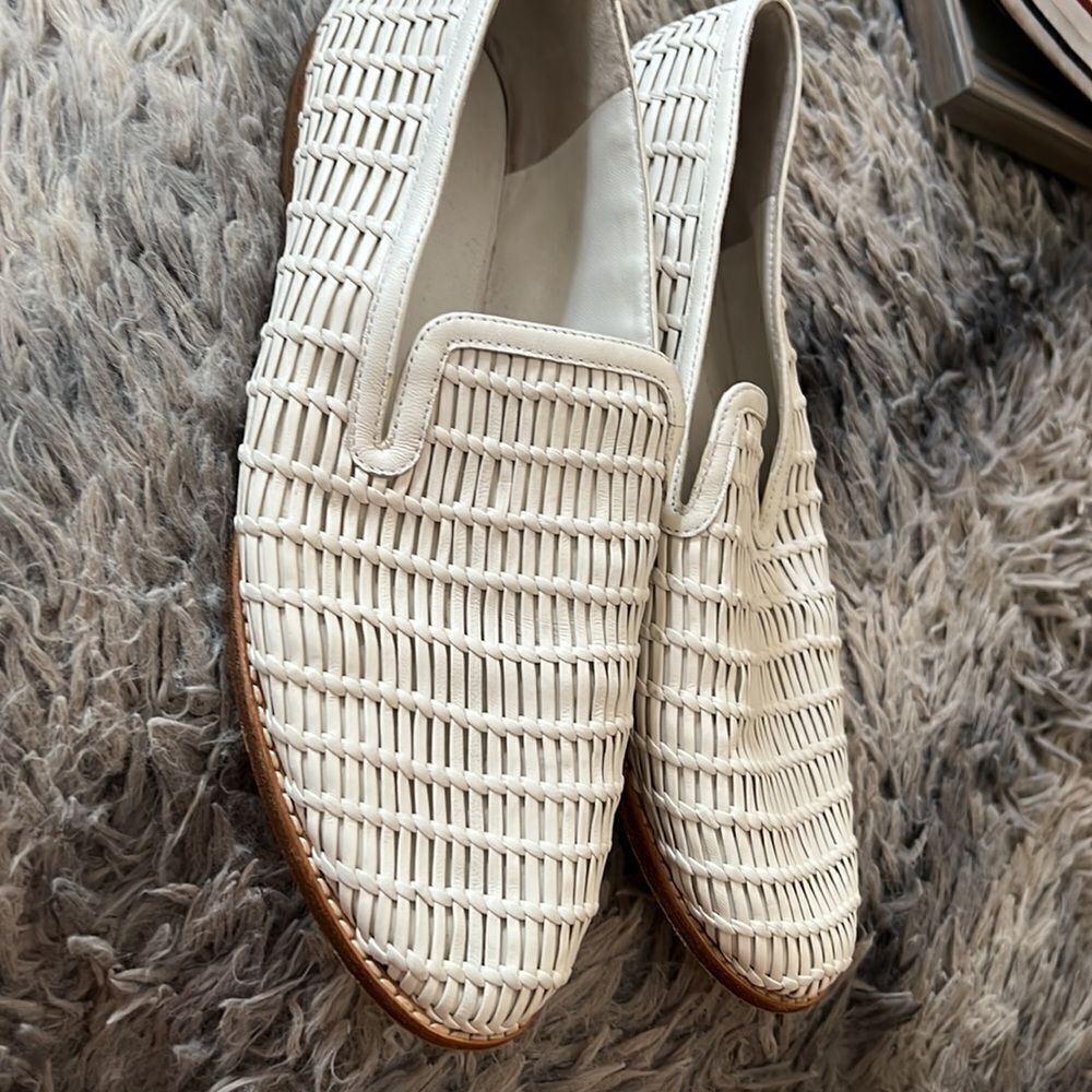 Vince White Leather Flats Women’s Size 11
